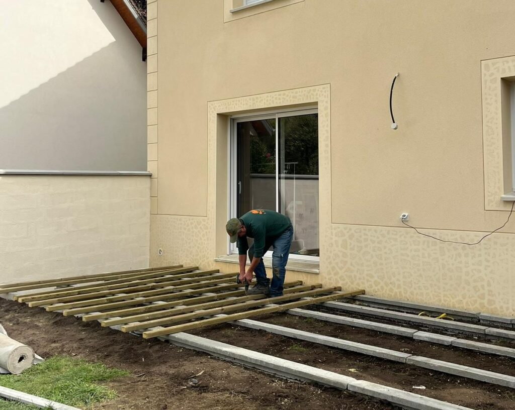 Travaux en cours : Terrasse en bois composite