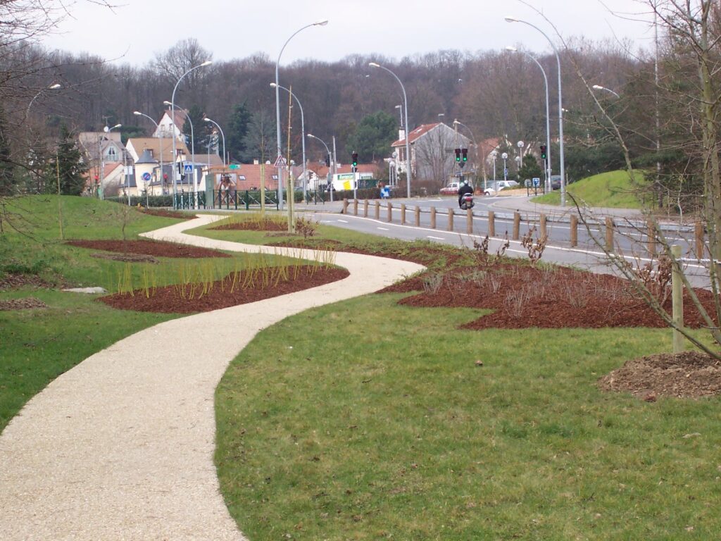 Allée courbée en béton stabilité gravillonné en Seine et Marne (77)